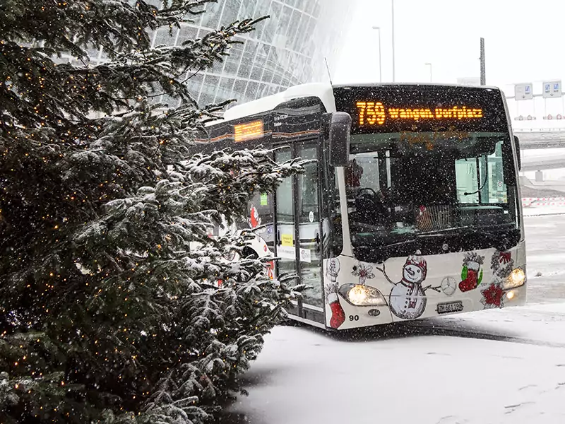 VBG-Adventsbus am Flughafen