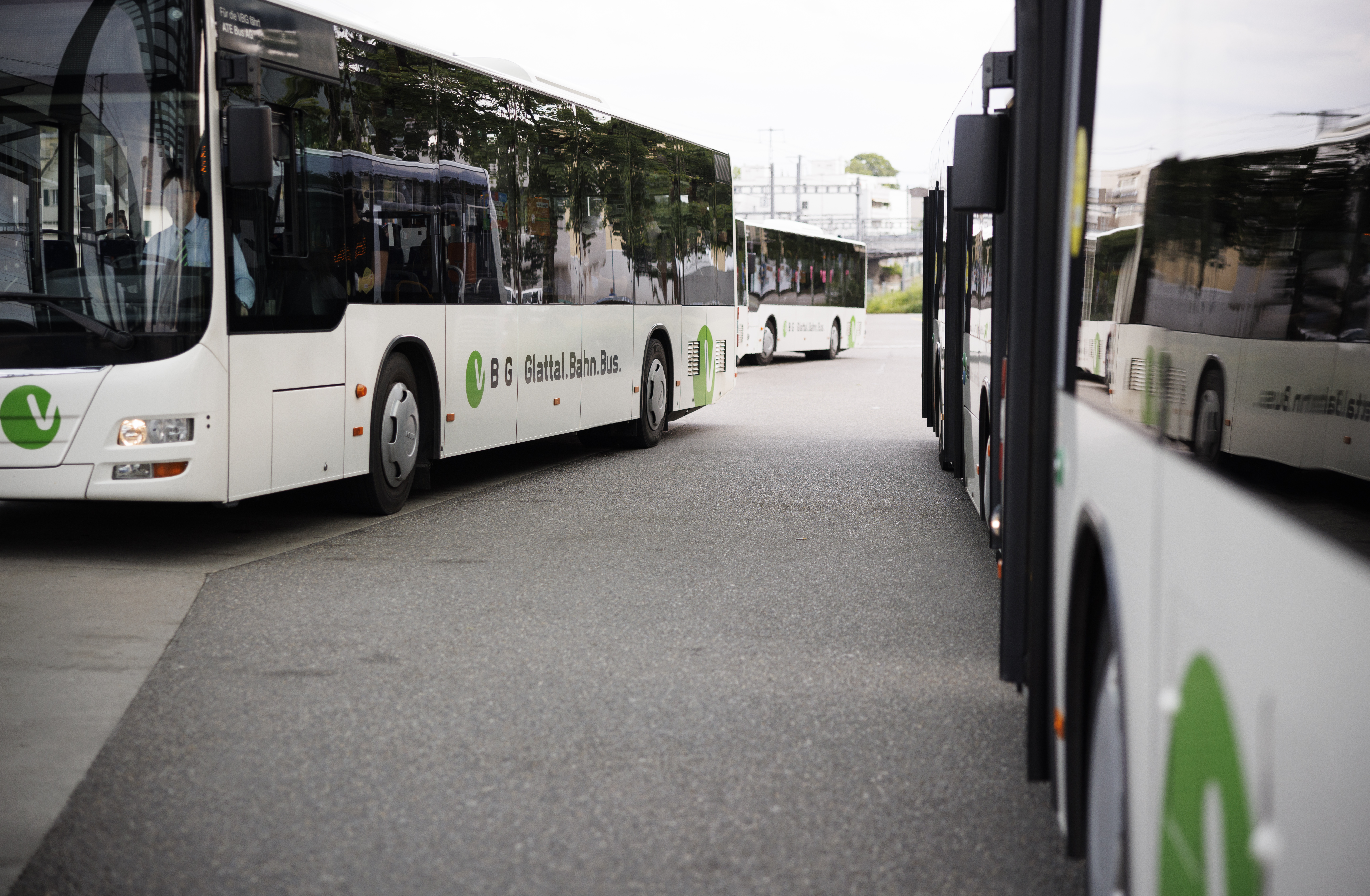 mehrere vbg Busse hintereinander