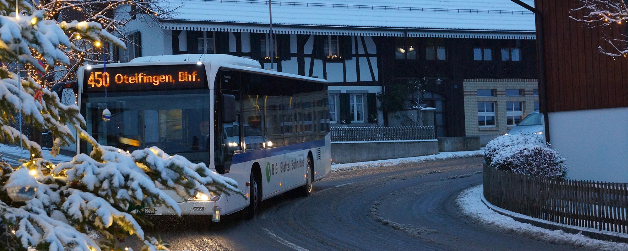 VBG-Bus unterwegs im verschneiten Boppelsen