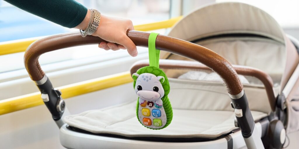 Kinderwagen im Tram: öV-Tipp Rollendes zum Stehen sichern - Sicher ankommen